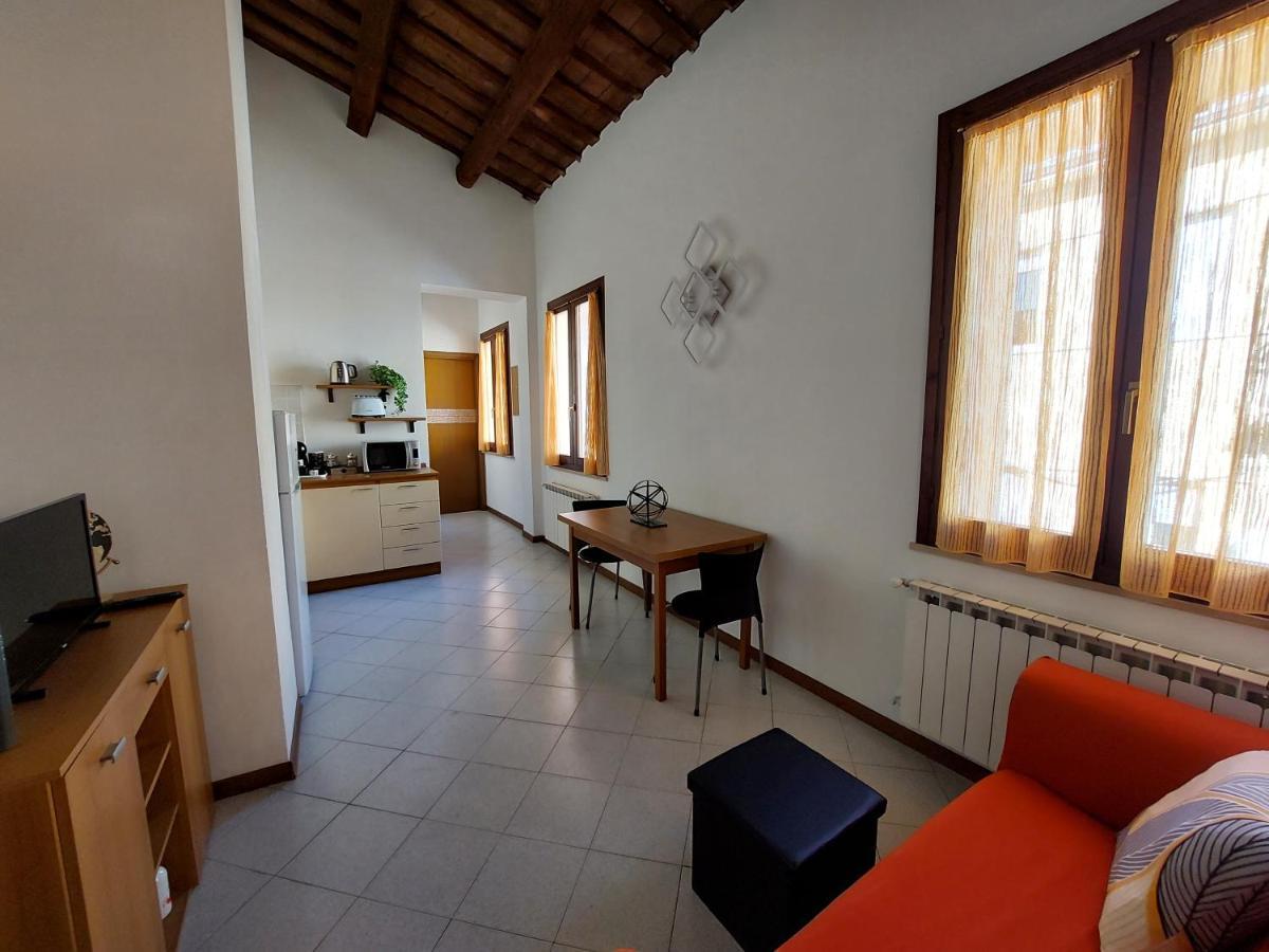 Appartamento In Centro Free Wi-Fi, Self Check-In Forlì Zewnętrze zdjęcie